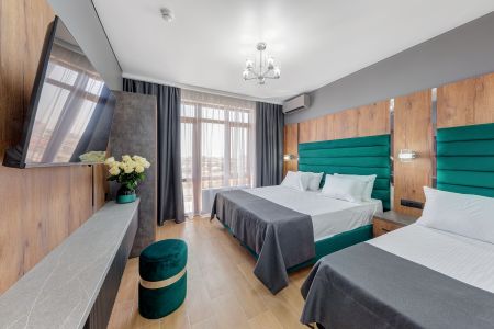 Комфорт 3-местный с балконом вид на море