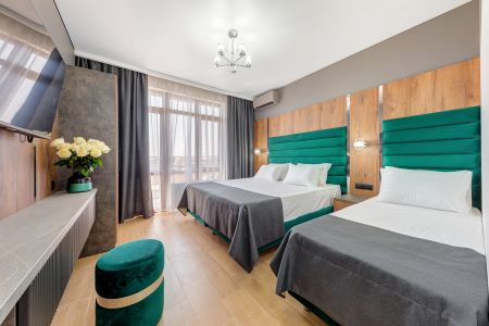 Комфорт 3-местный с балконом вид на море