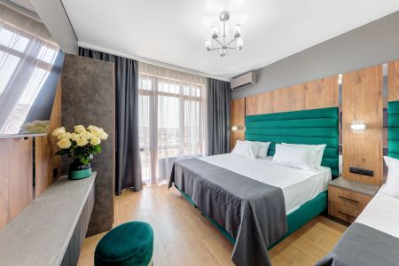 Комфорт 3-местный с балконом вид на море