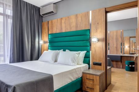 Комфорт 2-местный Коннект (с балконом и видом на горы)