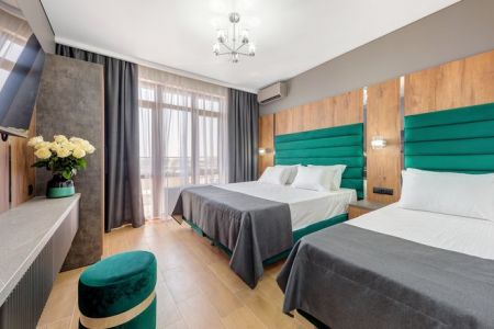 Комфорт 3-местный (с балконом и видом на море)