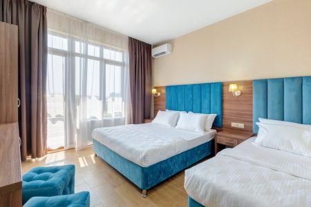 Стандартный 3-местный (с балконом)