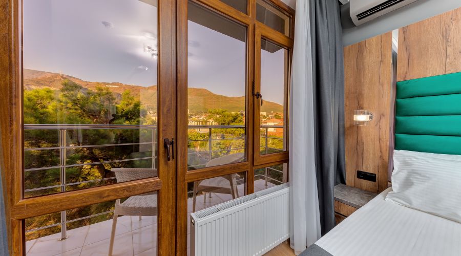 Комфорт 2-местный с балконом вид на горы