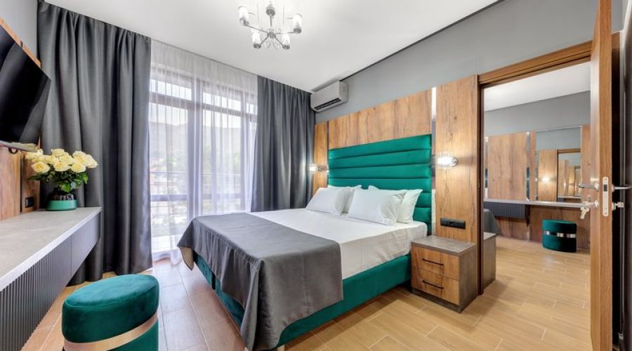 Комфорт 2-местный Коннект (с балконом и видом на горы)