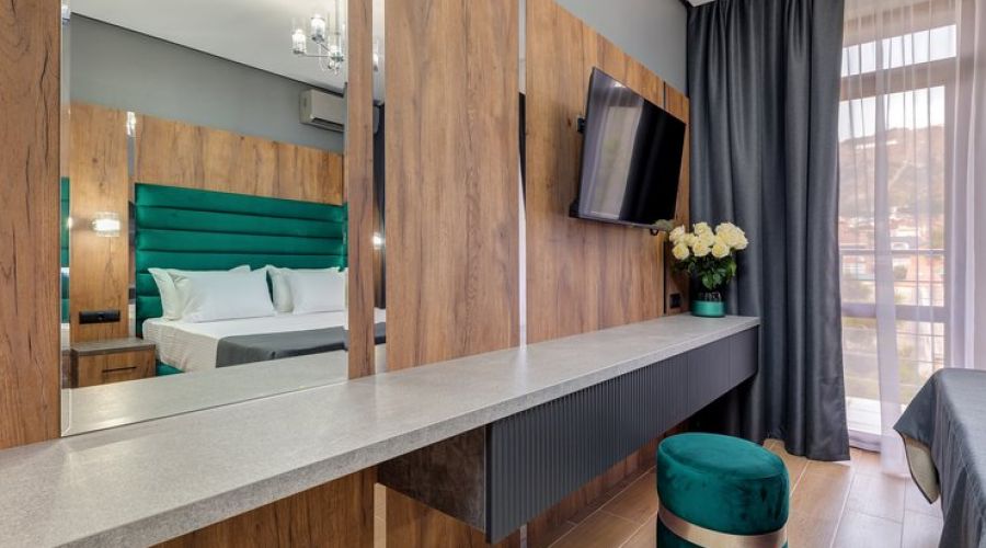 Комфорт 2-местный Коннект (с балконом и видом на горы)