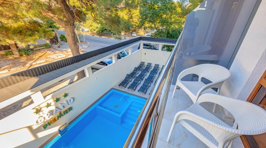 Комфорт 2-местный Коннект (с балконом и видом на горы)