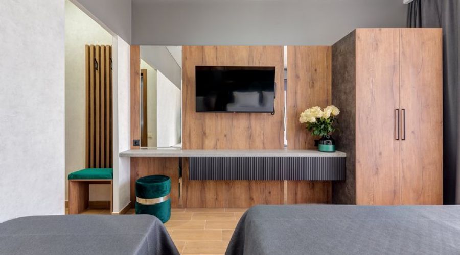 Комфорт 3-местный (с балконом и видом на горы)