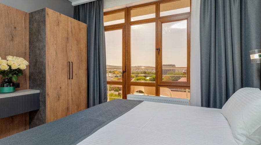 Комфорт 3-местный (с балконом и видом на море)