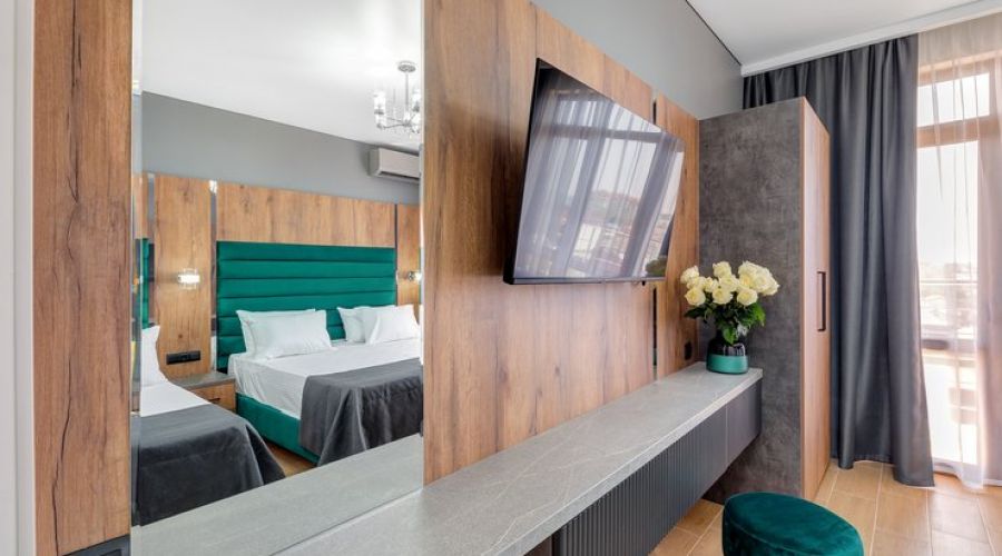 Комфорт 3-местный (с балконом и видом на море)