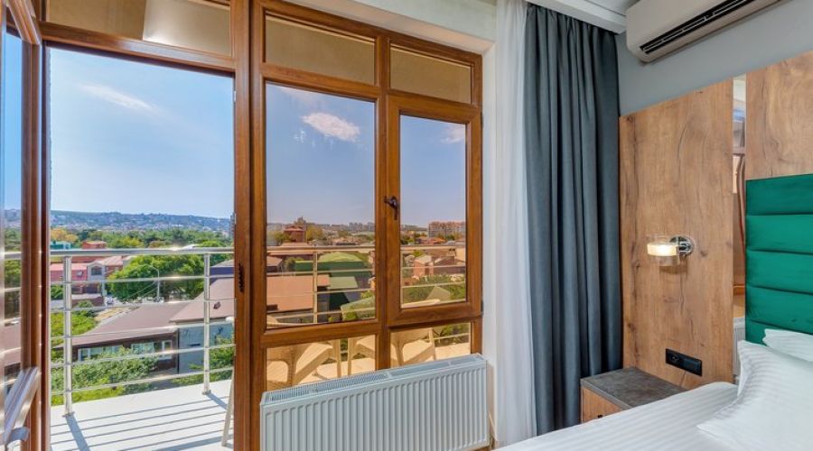 Комфорт 3-местный (с балконом и видом на море)