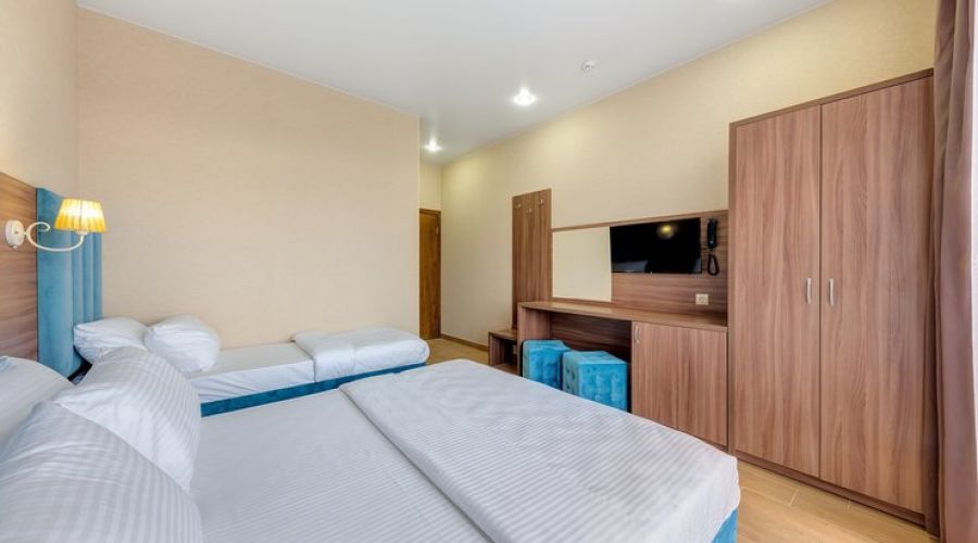 Стандартный 3-местный (с балконом)